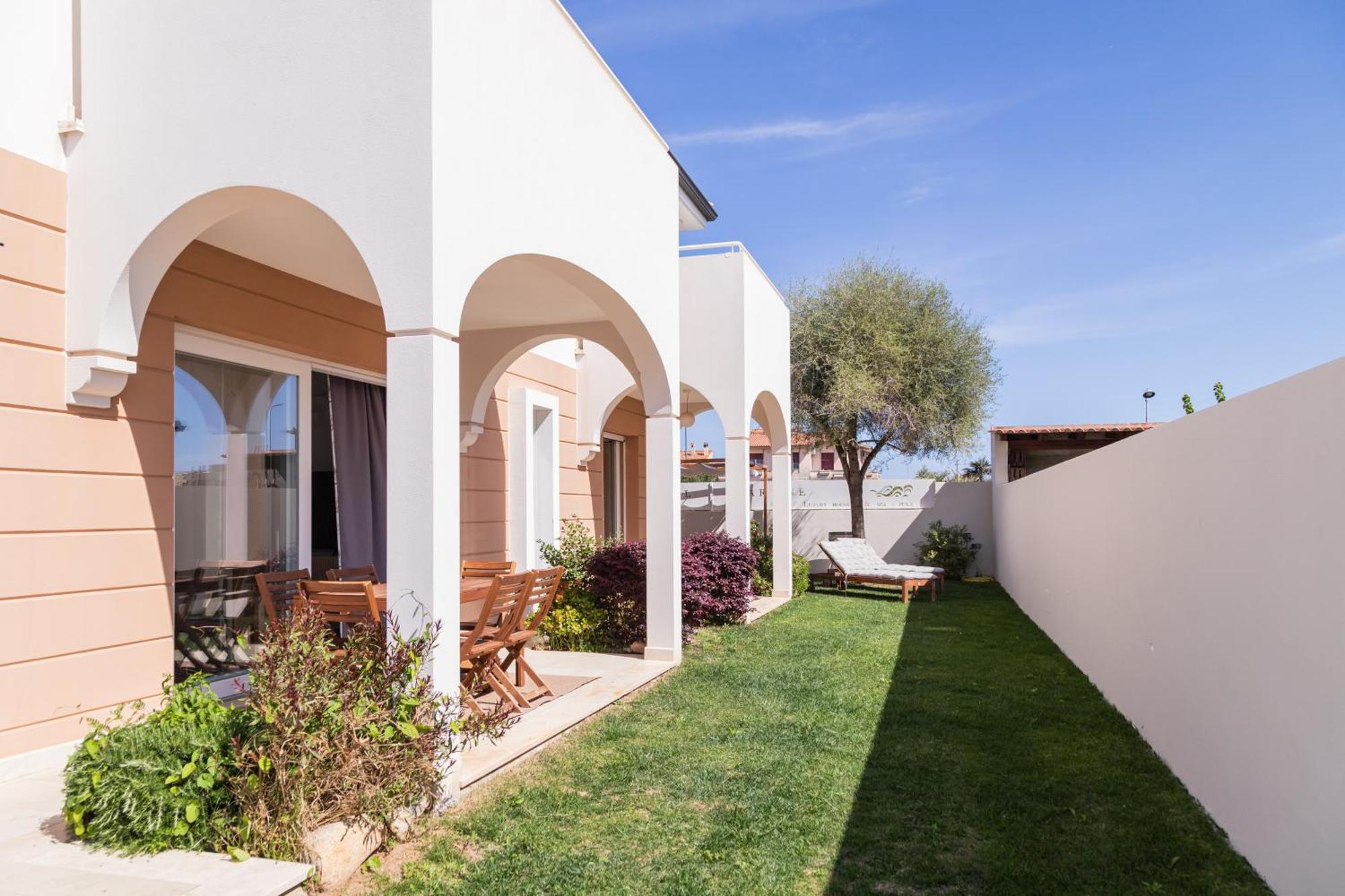 Апартаменти Residenza Del Barone Luxury House - Pula, Sardegna Екстер'єр фото
